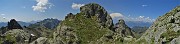 67 Al centro Ponteranica centrale (2372 m), a sx il Valletto (2372 m), a dx Ponteranica occ. (2370 m )